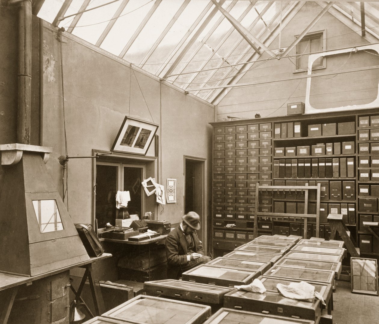 Studio, 9 Melbury Road, Kensington tekijältä English Photographer