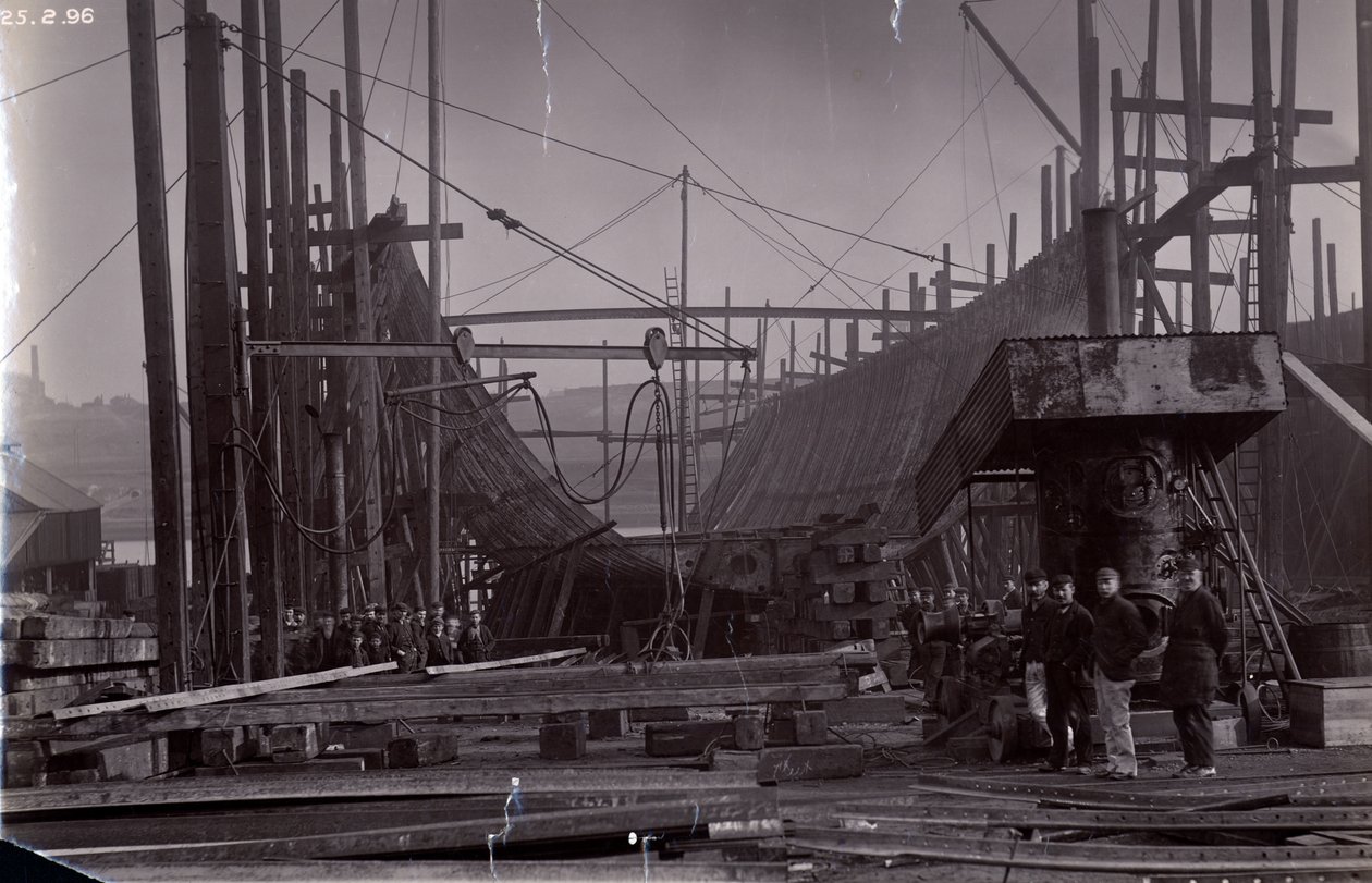 Jäänmurtava junalauttalaiva SS Baikal kehyksissä Sir W.G. Armstrong Mitchell and Co:n rakennusvaiheessa. Ltd. Low Walkerin telakalla Newcastle upon Tynessä vuonna 1896. tekijältä English Photographer