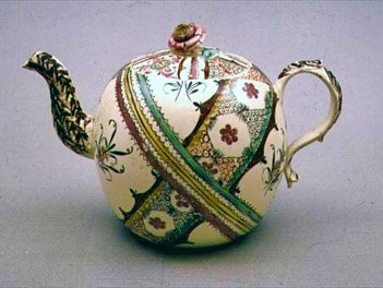 Staffordshire kermaastiallinen teekannu, n. 1770 (keraaminen) tekijältä English School