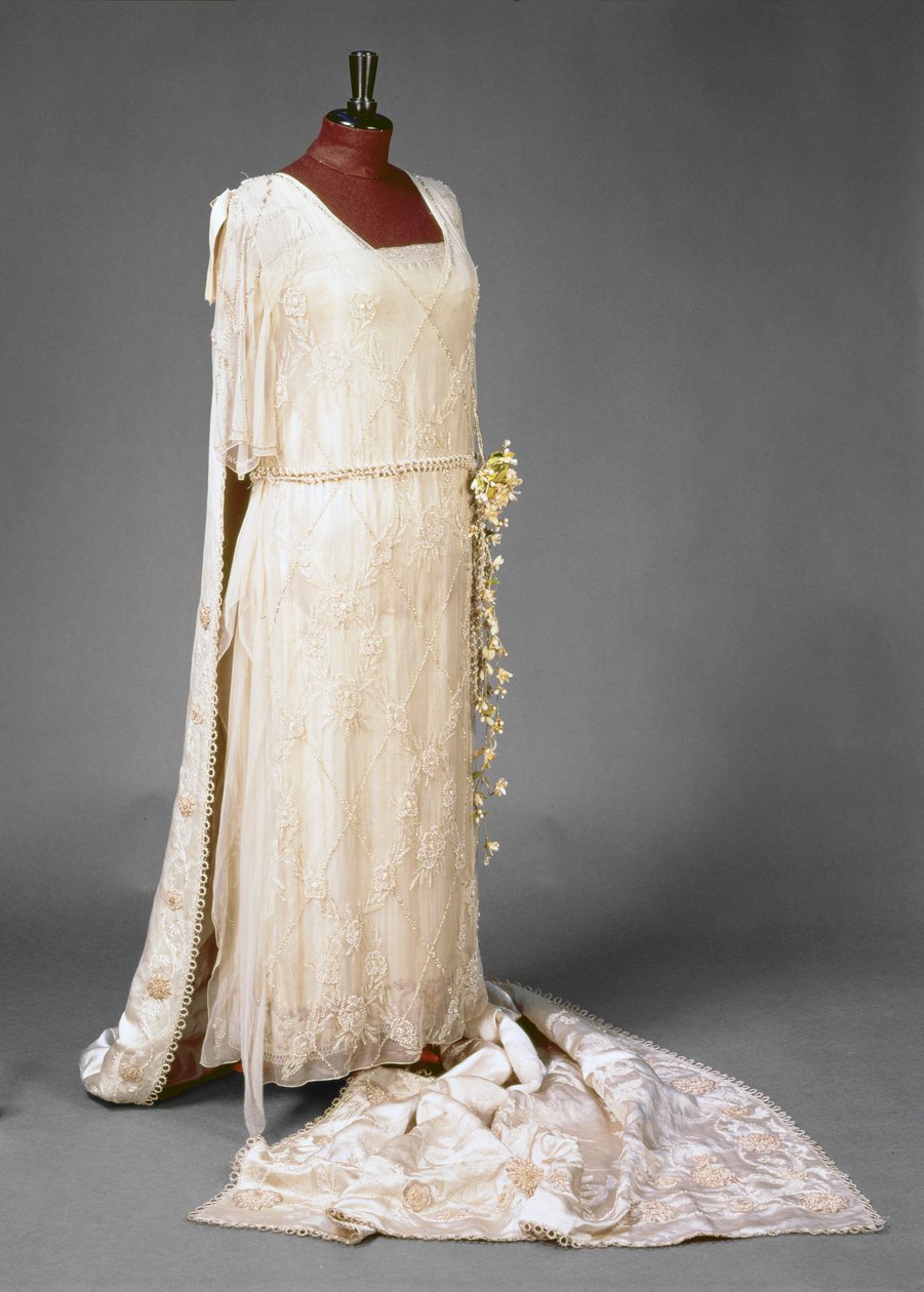 Maryn, Princess Royalin, 1922 käyttämä häämekko tekijältä English School