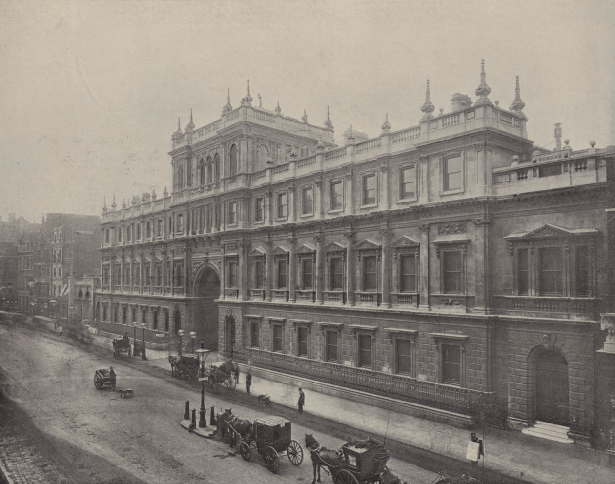 Burlington House (s/w-kuva) tekijältä English Photographer
