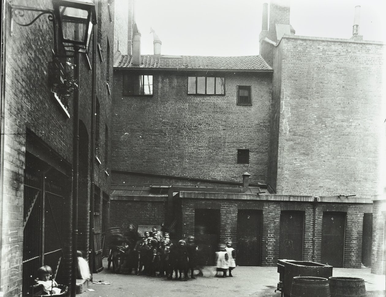 Dufferin Street: Costermongers Buildings, Lontoo, 1896 tekijältä English Photographer