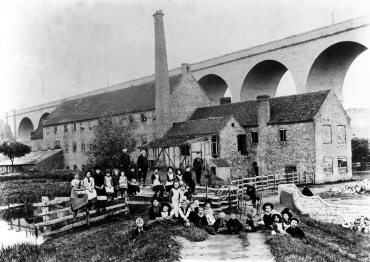 Hoobrookin mylly ja viadukti, Kidderminster,1905. tekijältä English Photographer