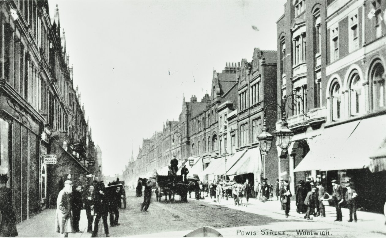 Powis Street, Woolwich: yleiskuva, 1890 tekijältä English Photographer