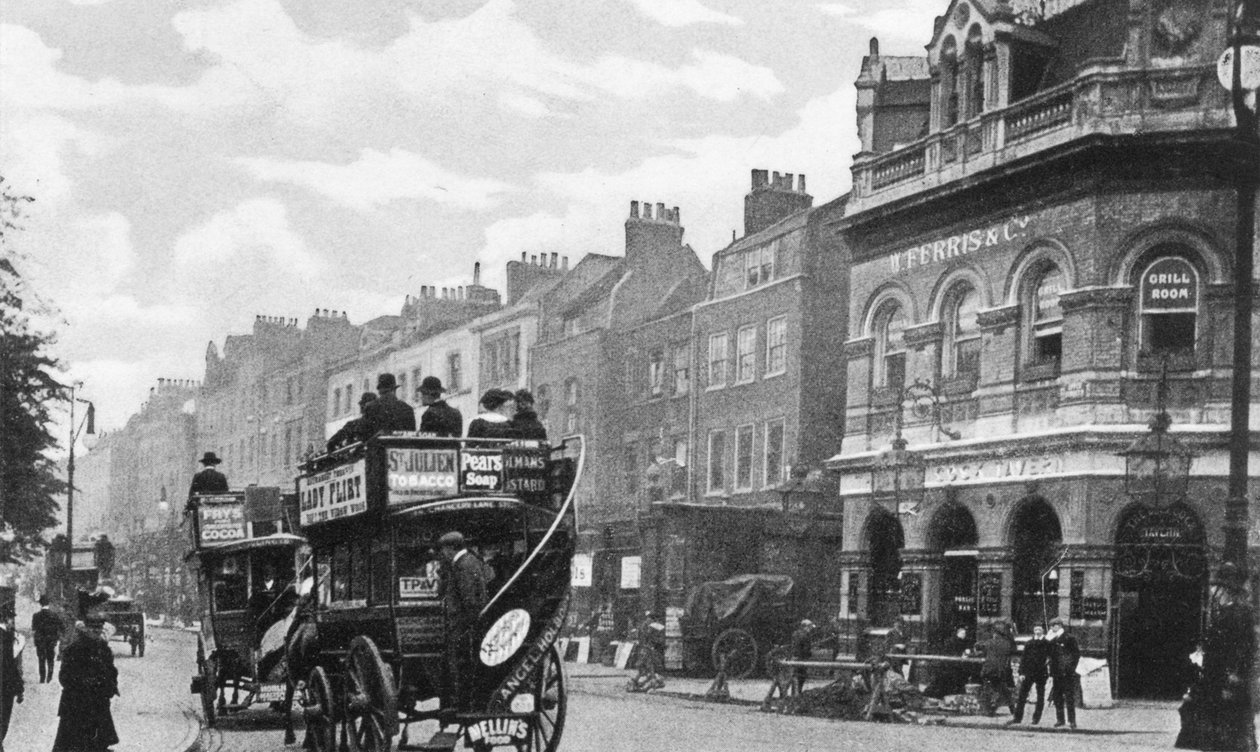 The Cock Tavern, Highbury, n. 1900 tekijältä English Photographer