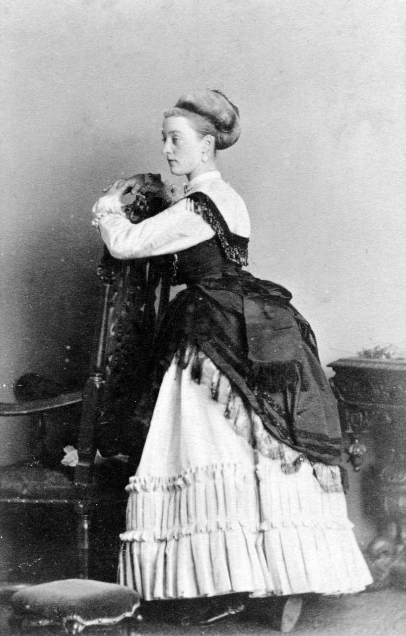 The Marchioness of Hastings, noin 1860-70-luvut tekijältä English Photographer