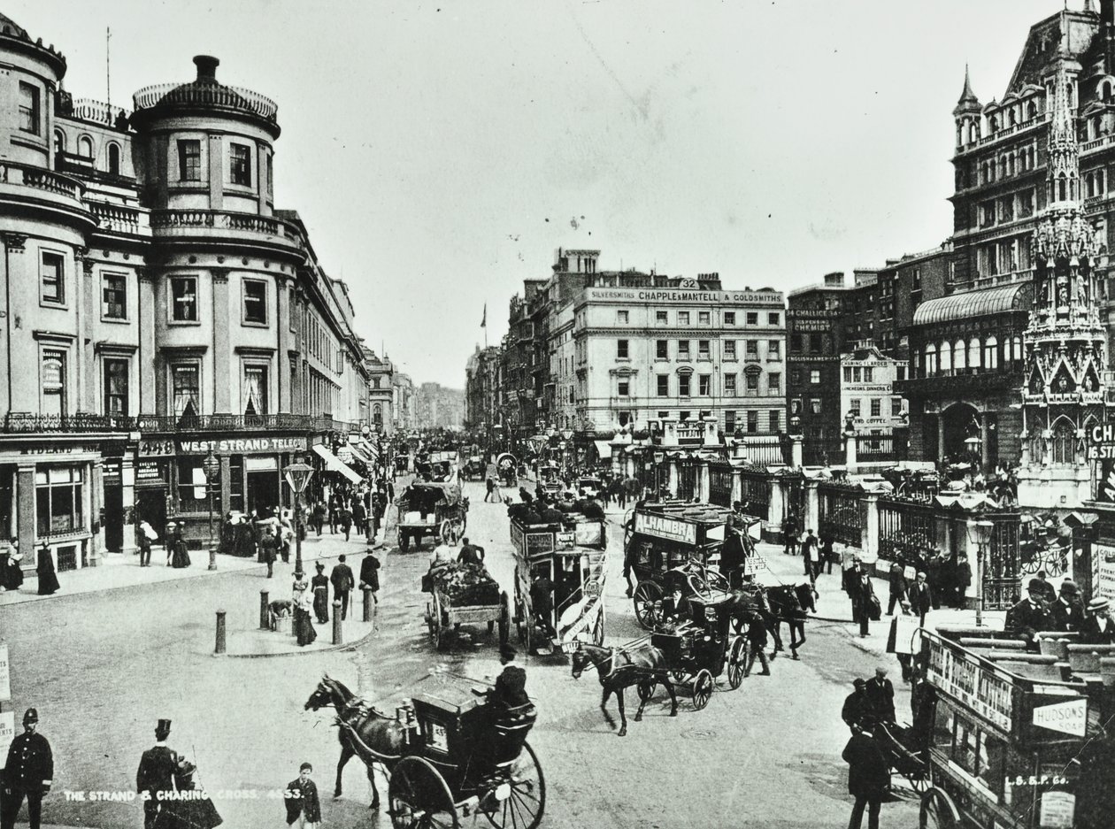 Strand ja Charing Cross, 1897 tekijältä English Photographer