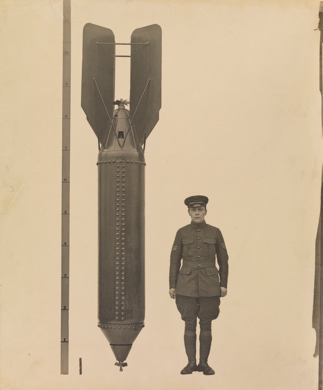Mitä Berliini jäi, 1918 (hopeagelatiiniprintti) tekijältä English Photographer