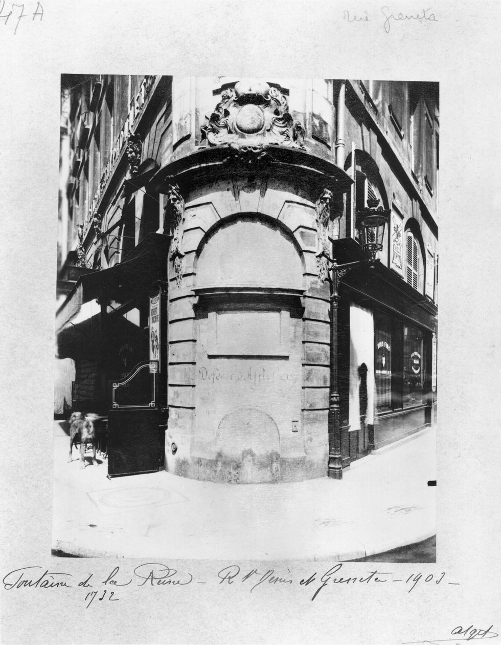 Kuningattaren suihkulähde, rue Saint-Denis, Pariisi, 1903. tekijältä Eugène Atget