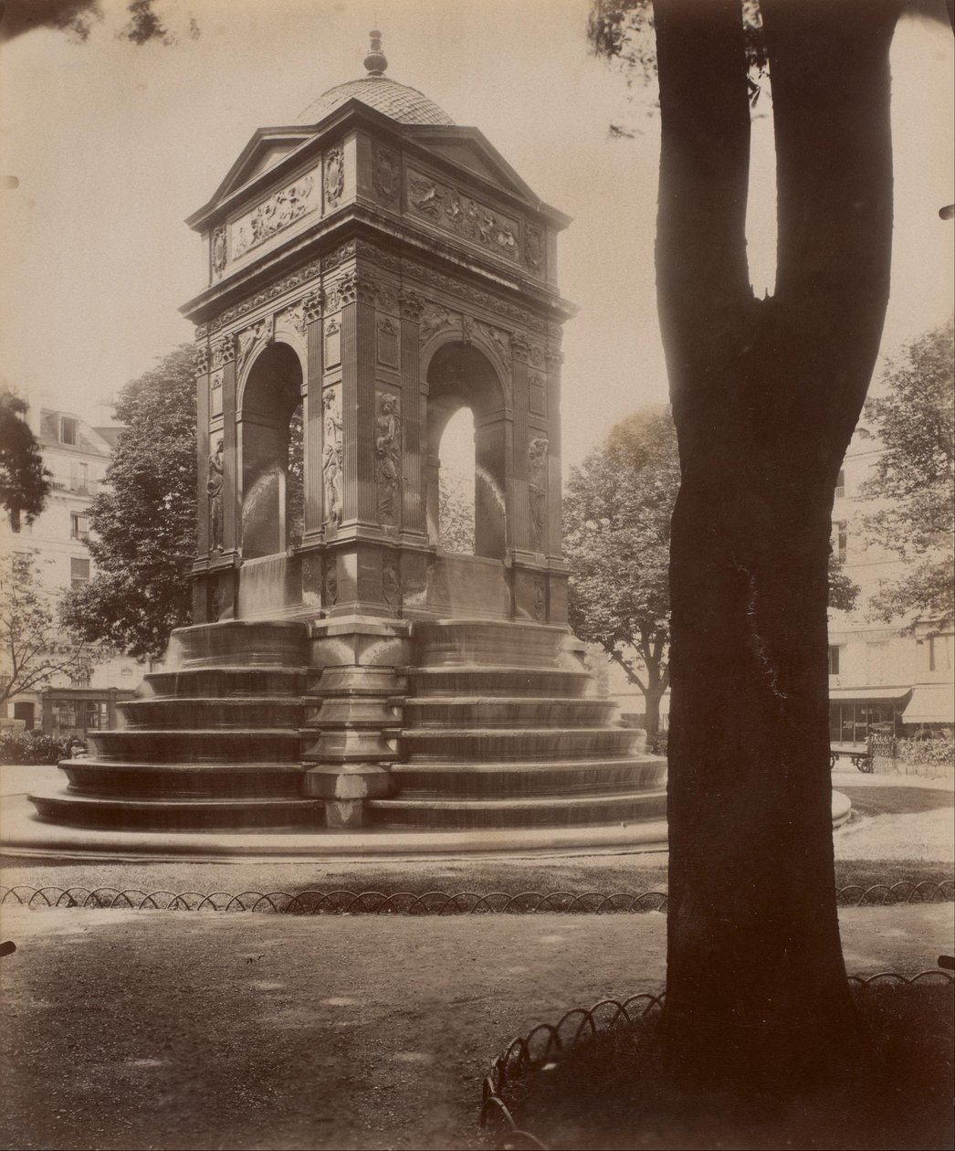 Viattomien suihkulähde tekijältä Eugène Atget