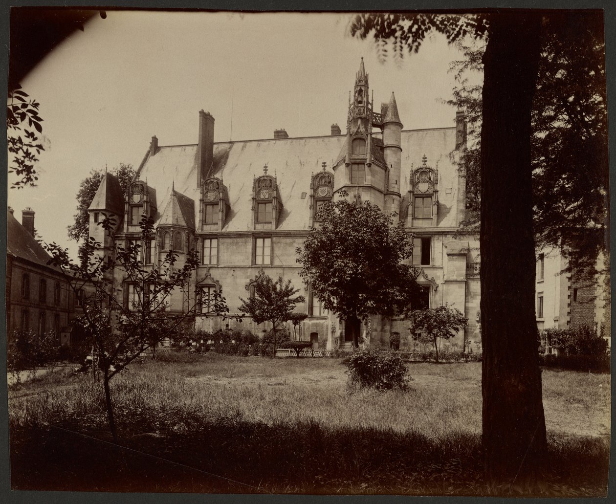 Beauvais, tuomioistuimet tekijältä Eugène Atget