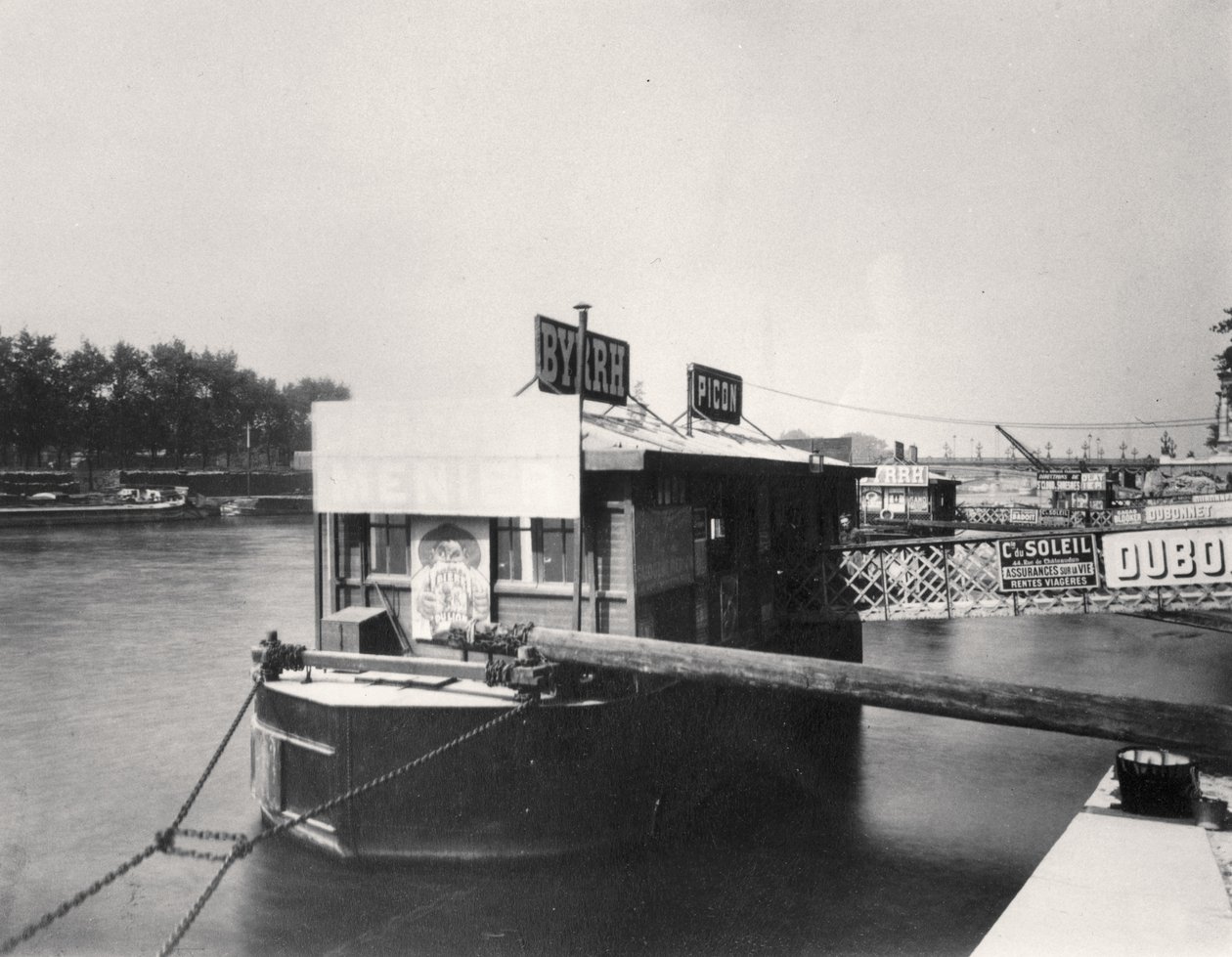 Vene Seinen tekijältä Eugène Atget