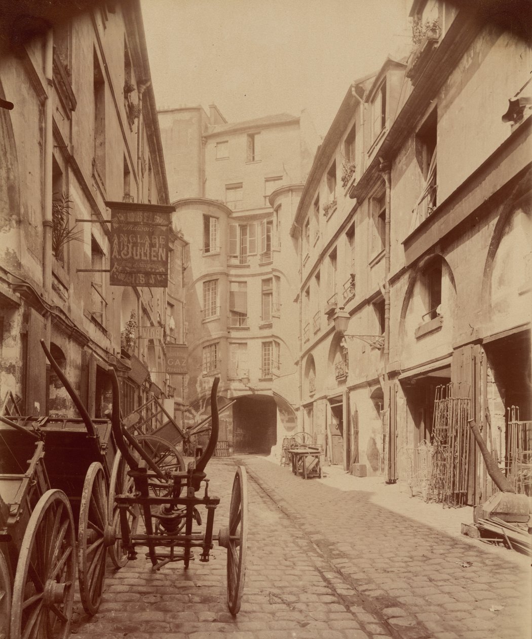 Dragon Court,1905 (kuva) tekijältä Eugène Atget