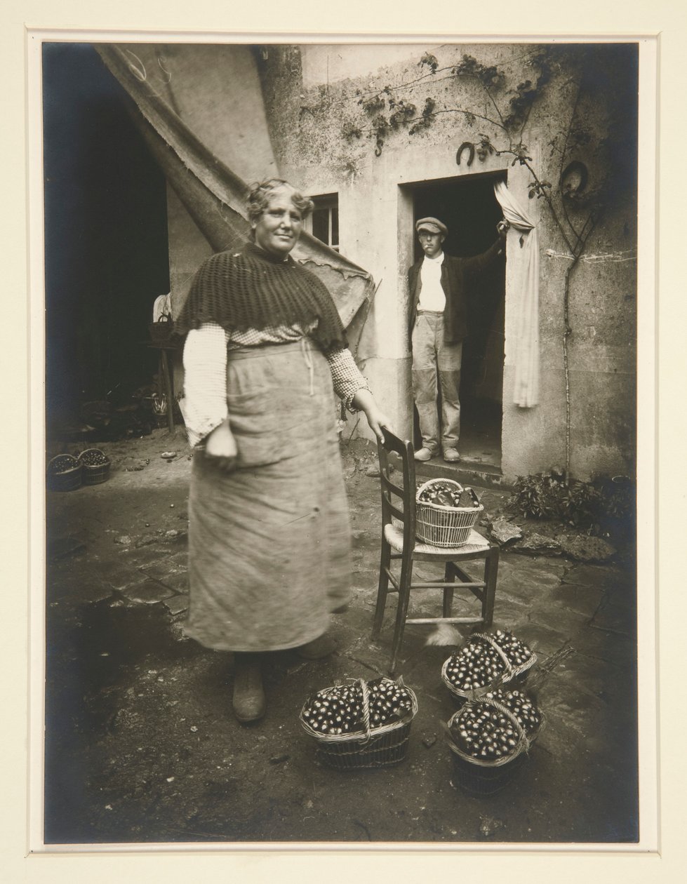 Nainen Verrieresistä tekijältä Eugène Atget