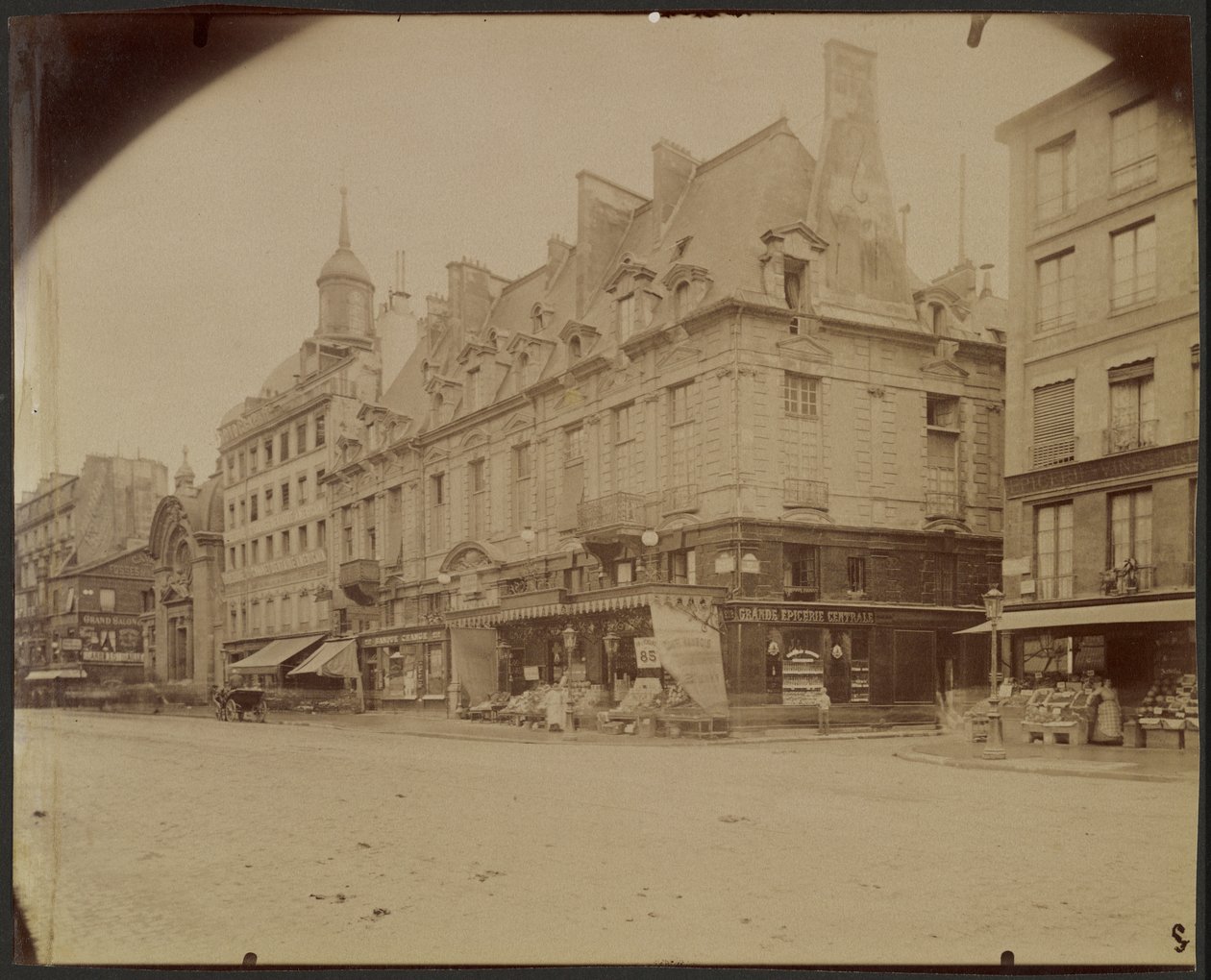 Hôtel de Mayenne tekijältä Eugène Atget