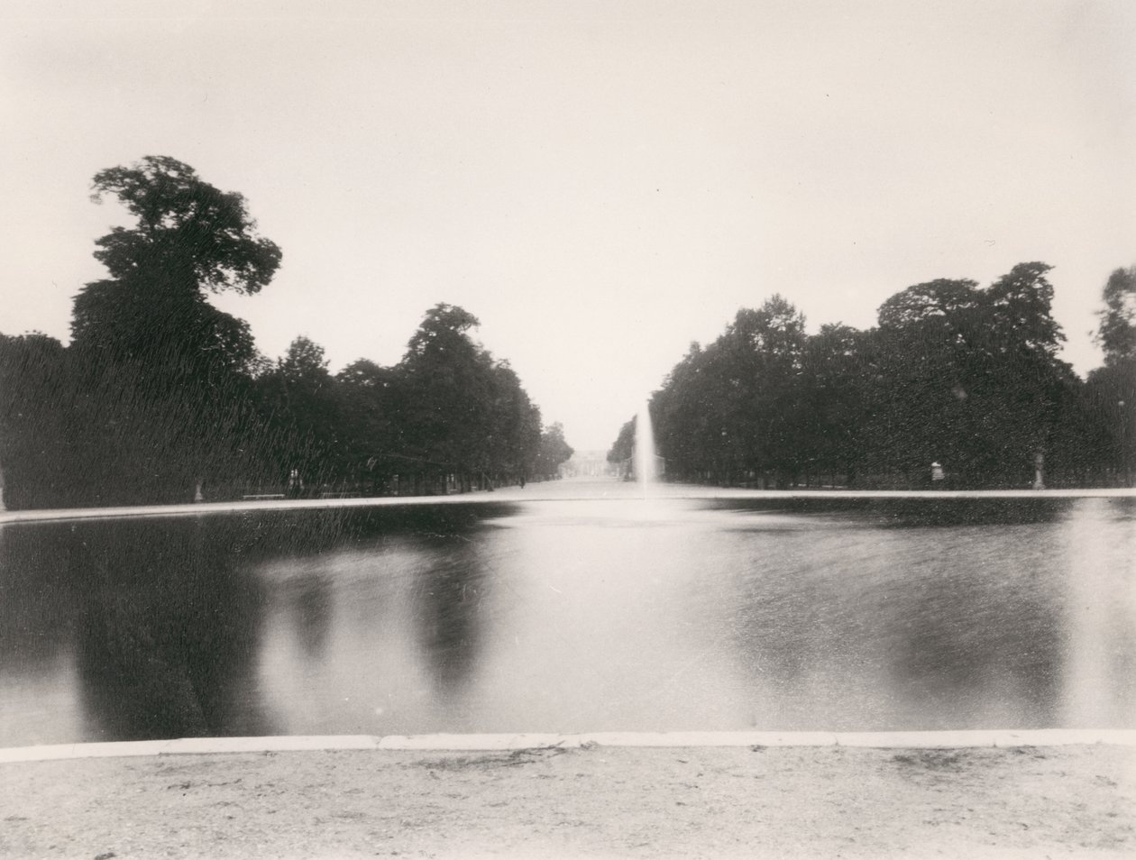 Jardin des Tuileries tekijältä Eugène Atget