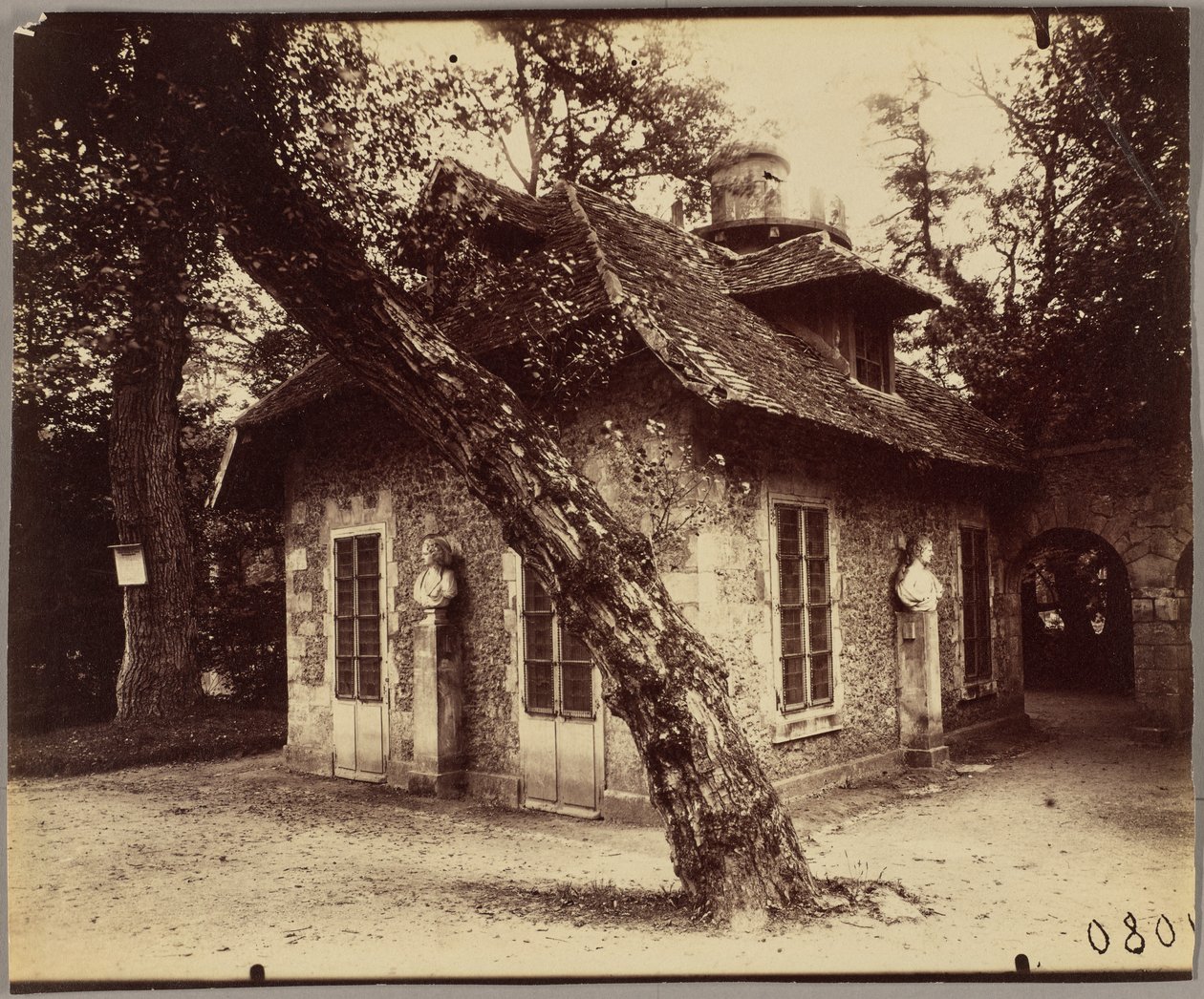 Petit Trianon tekijältä Eugène Atget