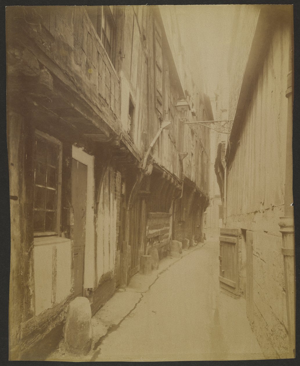 Rouen, Impasse des Hauts-Mariages tekijältä Eugène Atget