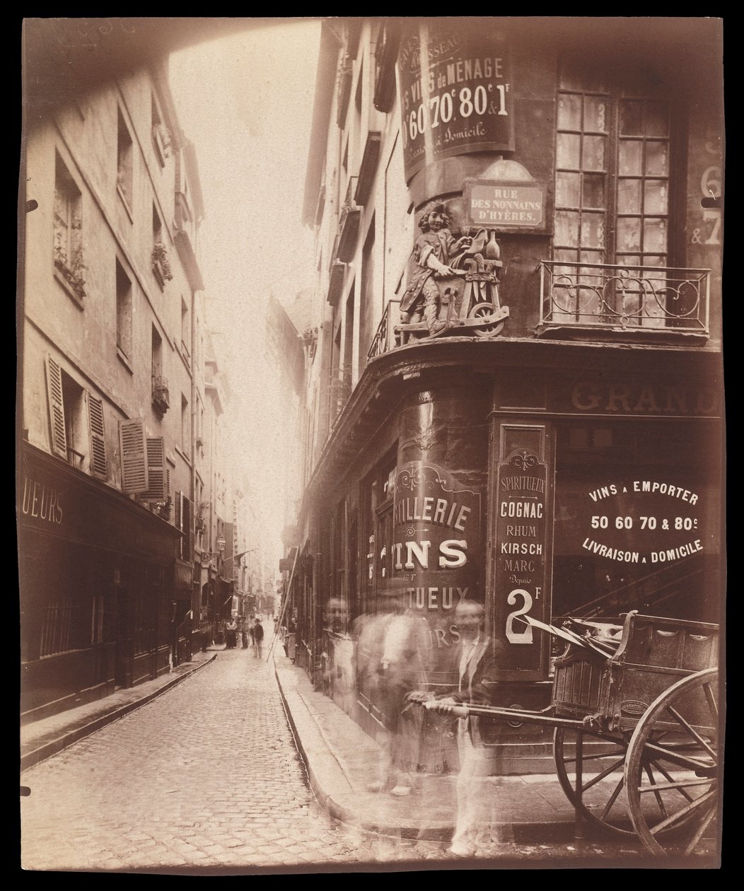 Rue des Nonnains tekijältä Eugène Atget