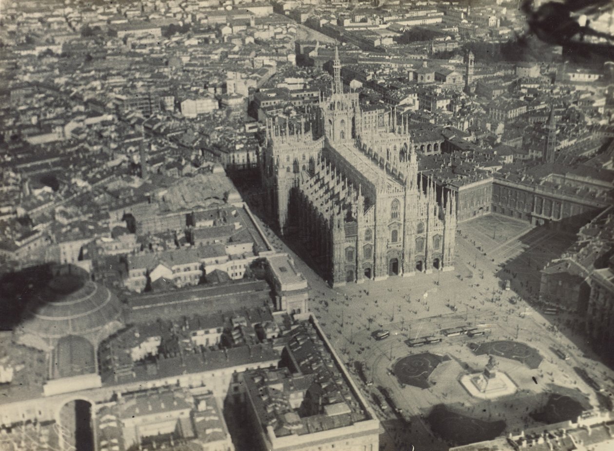 [Milanon Duomo] tekijältä Fedele Azari