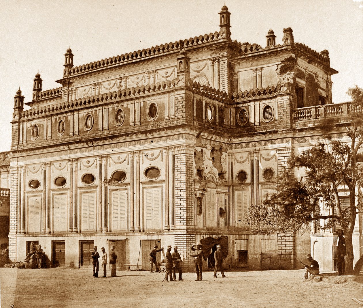 Begum Kotee, Lucknow tekijältä Felice Beato