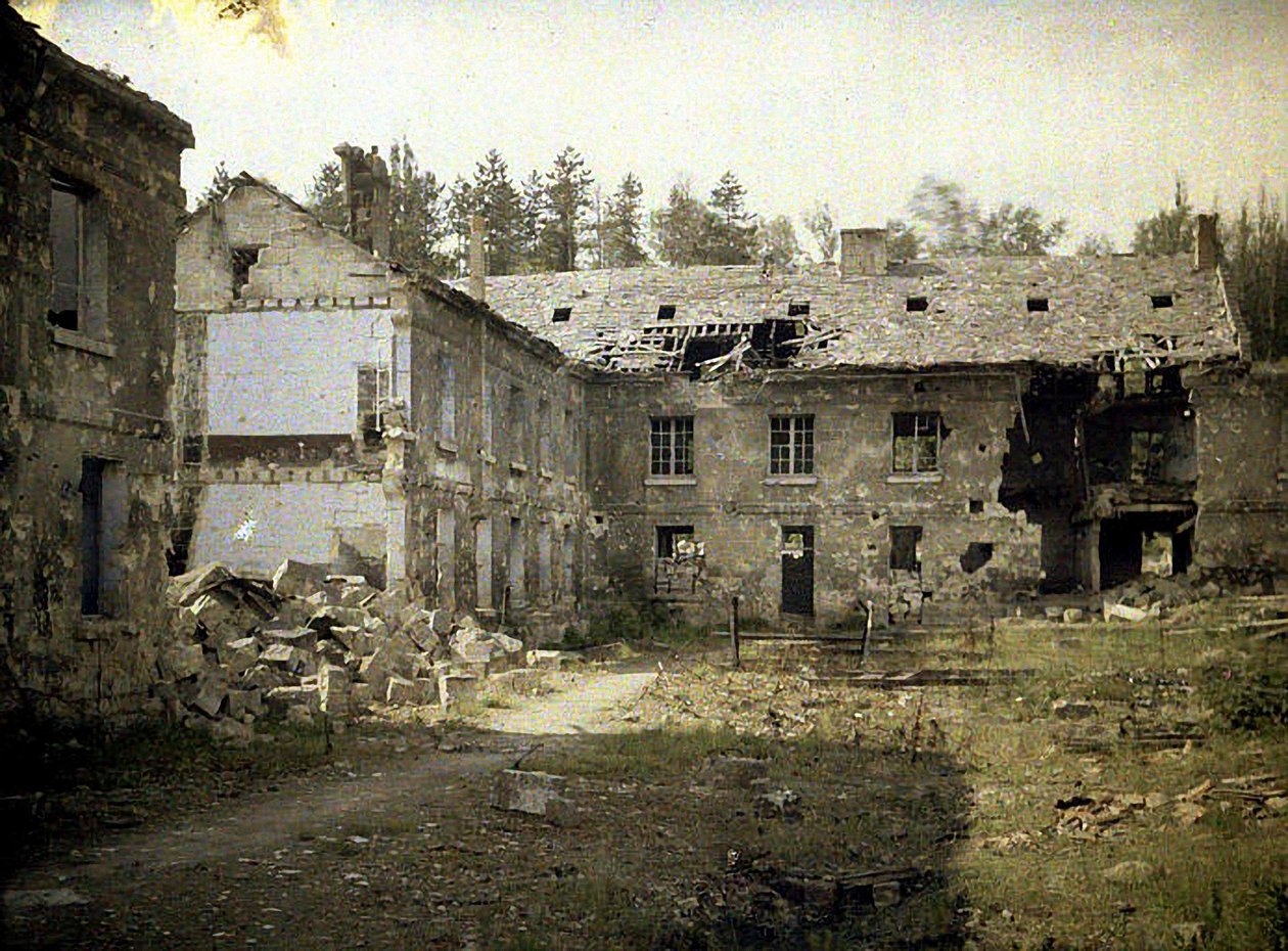 Lasitehdas, Vauxrot, Cuffies, Aisne, Ranska, 1917 (autokromi) tekijältä Fernand Cuville
