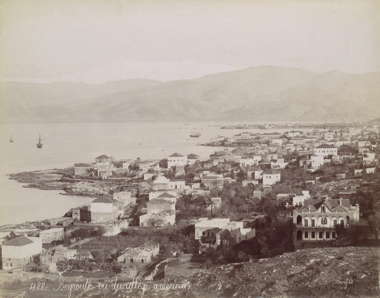 Beirut. American Collegesta katsottuna, n. 1870. tekijältä Félix Bonfils