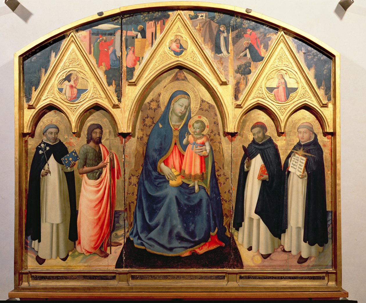 Neitsyt ja lapsi Pyhän Johannes Kastajan, Pyhän Dominikin, Pyhän Pietarin marttyyrin ja Pyhän Tuomas Akvinolaisen kanssa (tempera paneelissa) tekijältä Fra Angelico