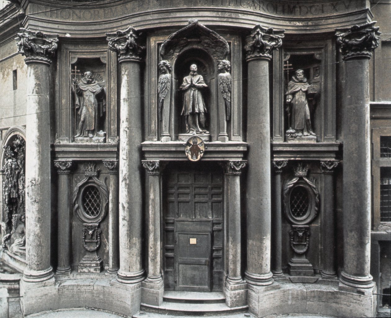 Julkisivun alapuoli, 1637-41 tekijältä Francesco Borromini