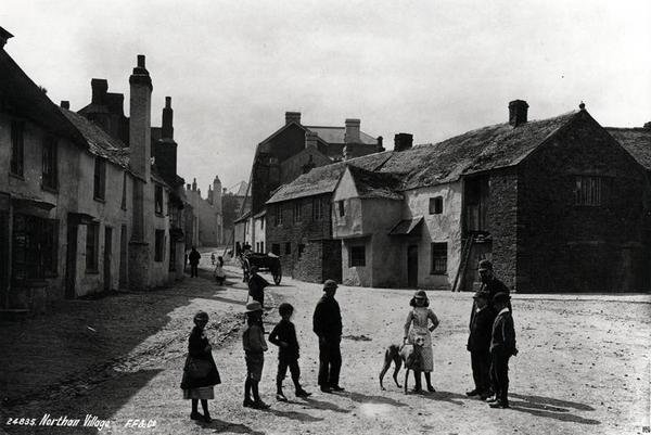 Northam Village, 1890 tekijältä Francis Frith