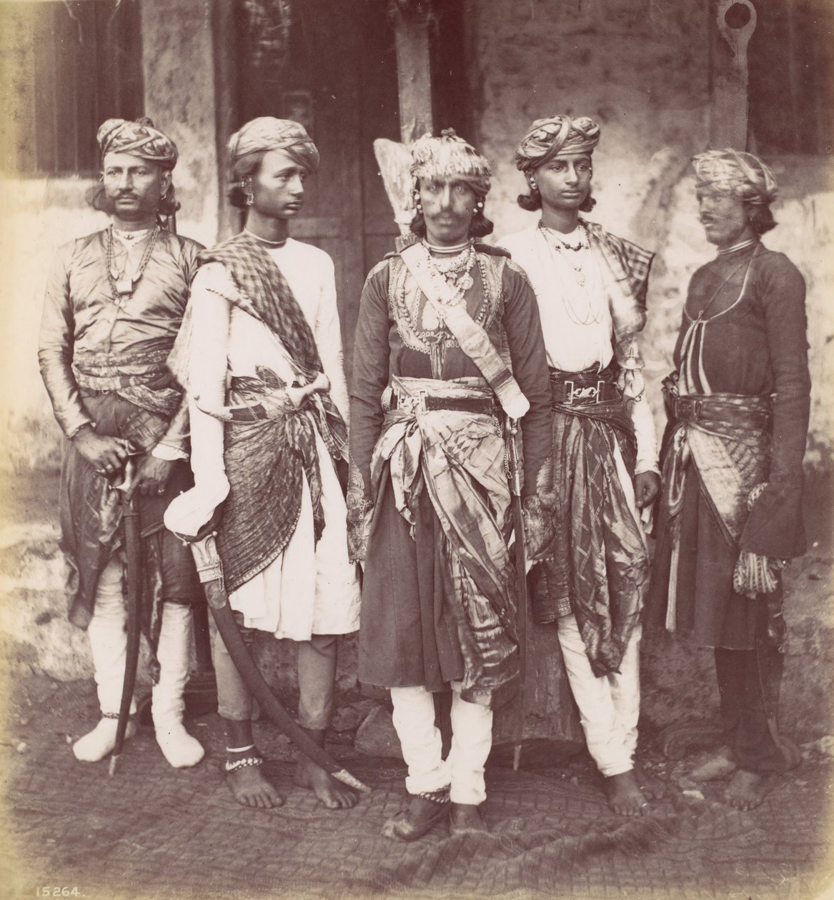 Rajputs, 1870-luku. tekijältä Francis Frith