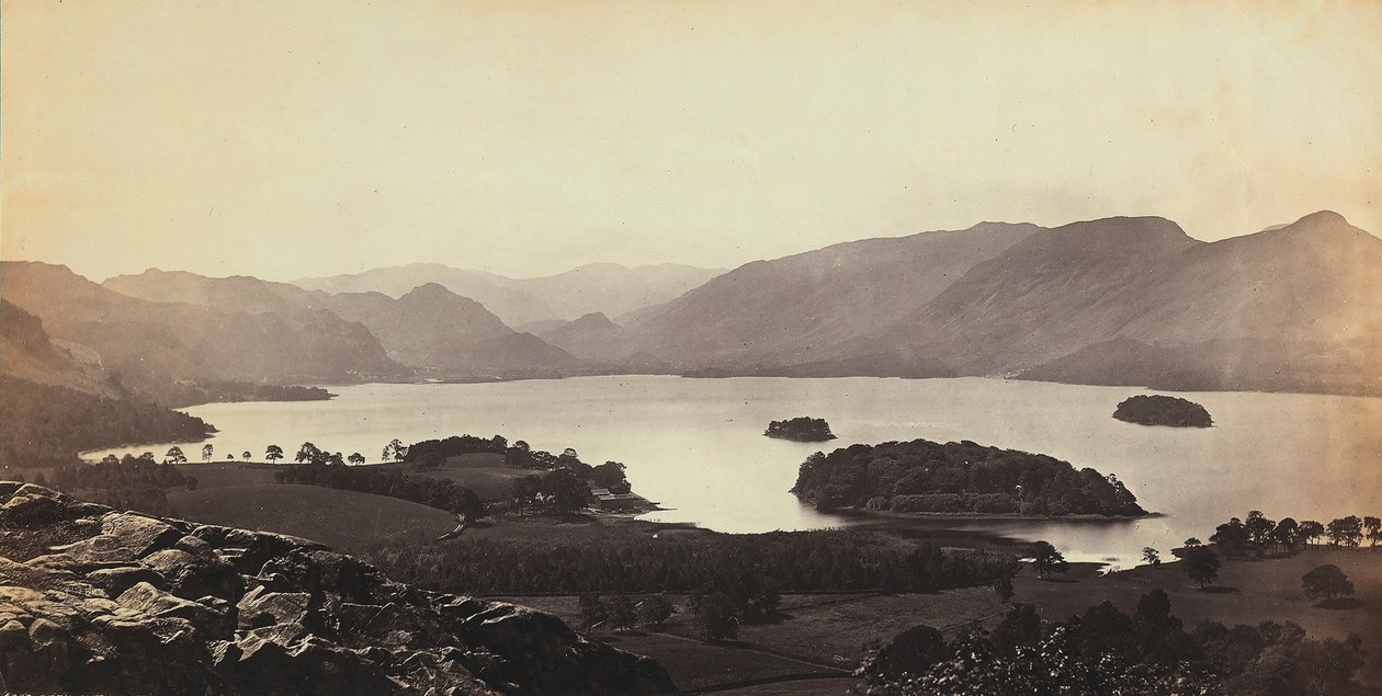 Järvi lähellä Derwentwateria Isossa-Britanniassa. tekijältä Francis Frith