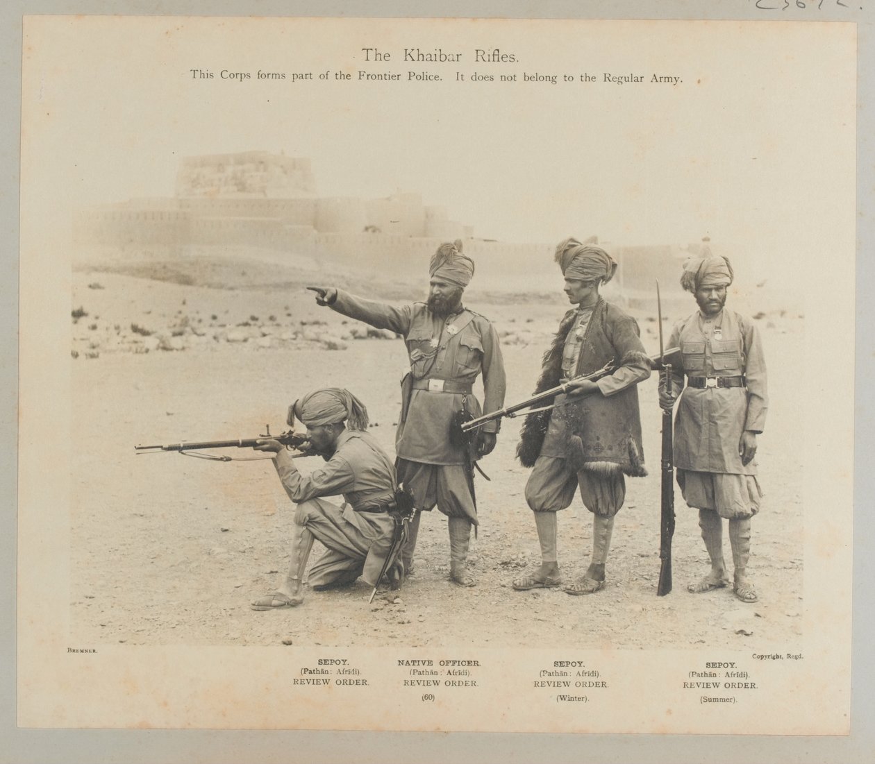Khyber-kiväärit, noin 1900 tekijältä Fred Bremner