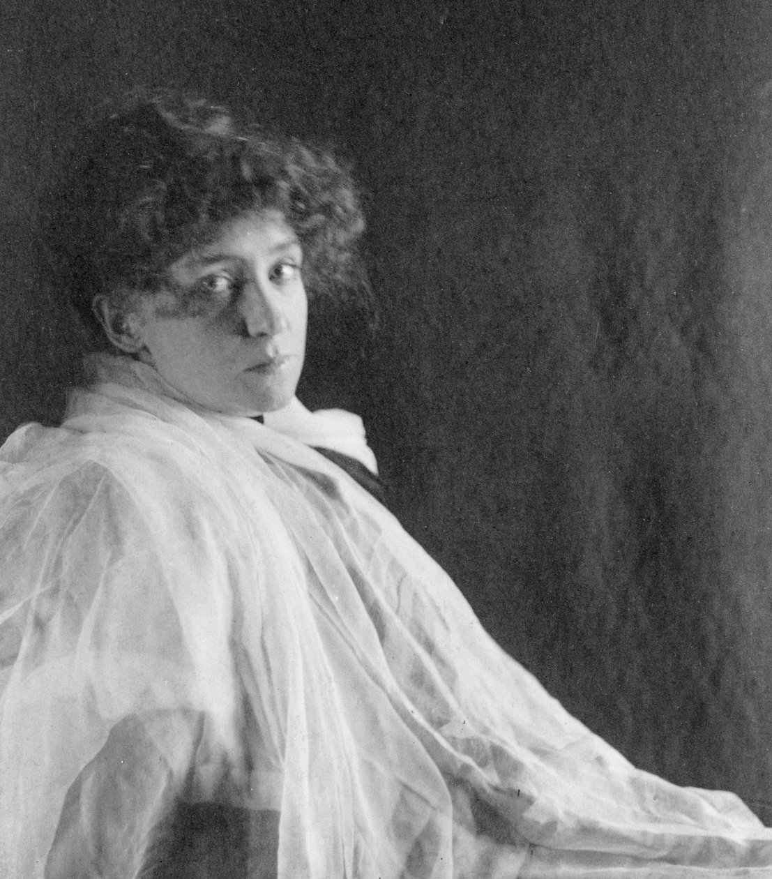 Minnie Maddern Fiske, 1898 tekijältä Frederick Holland Day