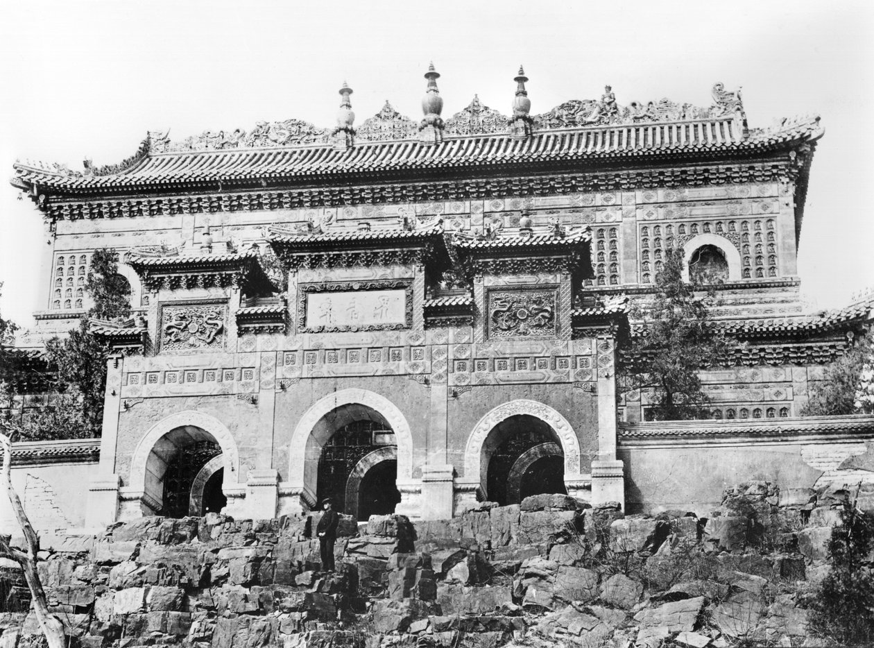 Kielletyn kaupungin sisäänkäynti Pekingissä, Kiina, noin 1900. tekijältä French Photographer