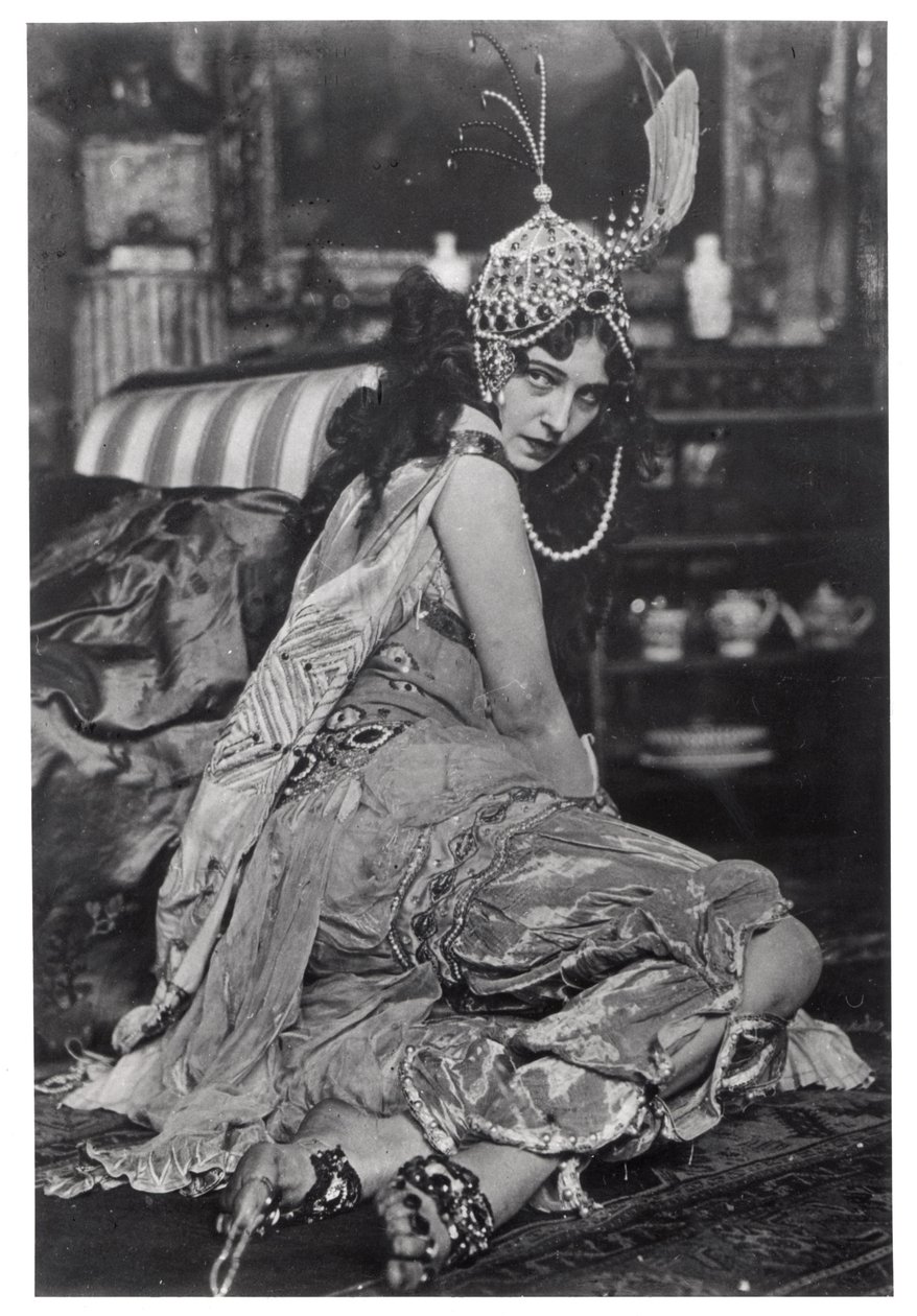 Ida Rubinstein (n.1885-1960) Zobeide Scheherazadessa, n.1910. tekijältä French Photographer