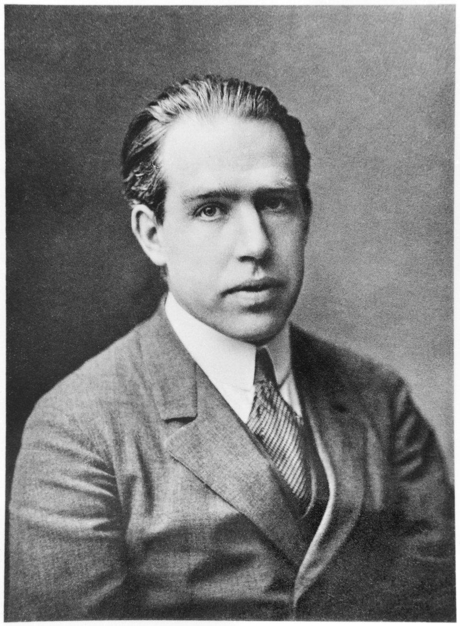 Niels Bohr (1885-1962) n. 1922 tekijältä French Photographer
