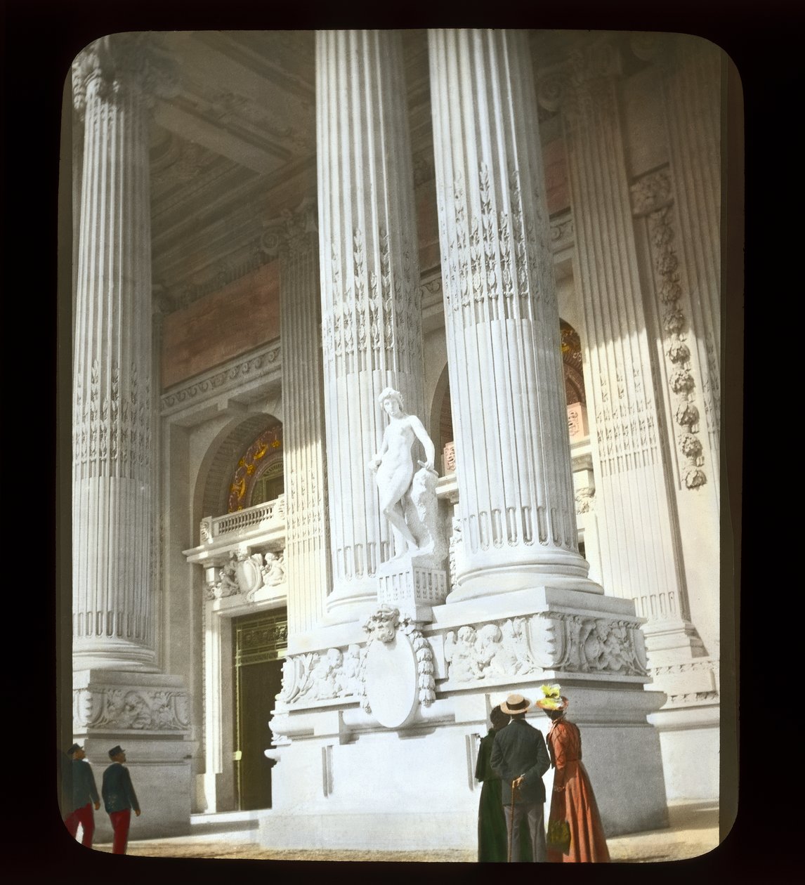 Pariisin näyttely: Grand Palais, 1900 (lyhtyliukumäki) tekijältä French Photographer