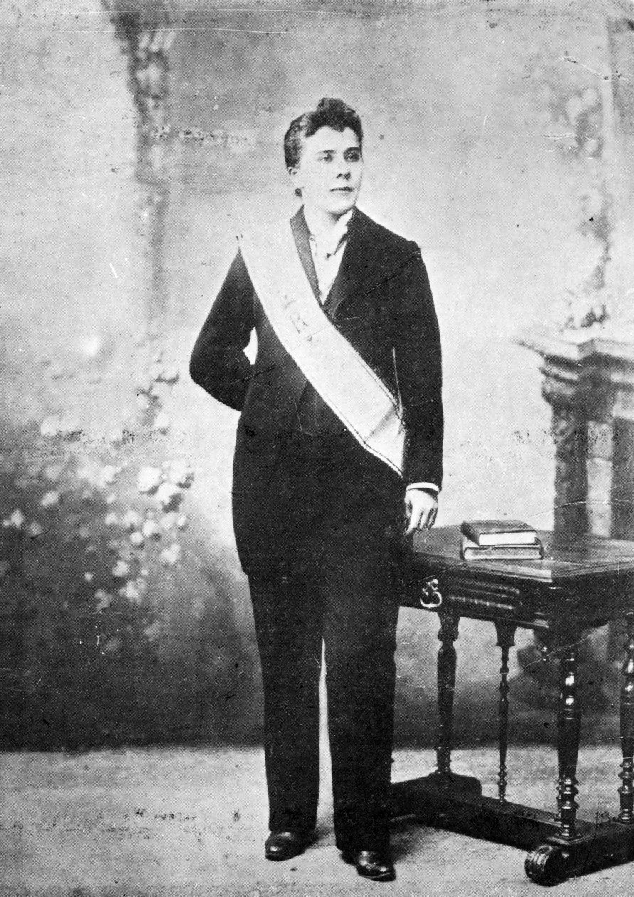 Niin kutsuttu Diana Vaughan, pukeutunut palladismin tarkastajaksi, n. 1895 tekijältä French Photographer