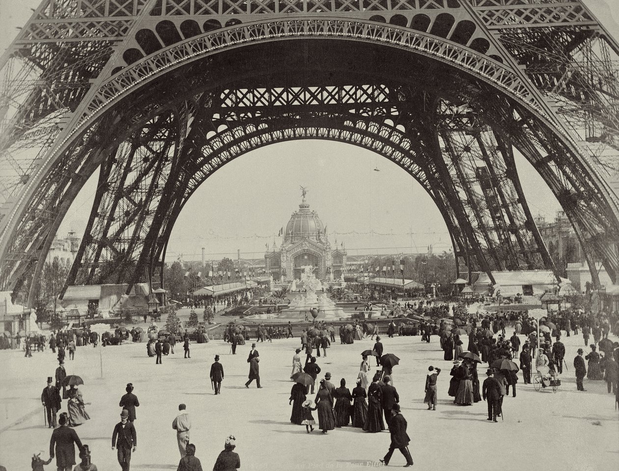 Eiffel-tornin alla, Gluckin julkaisusta L