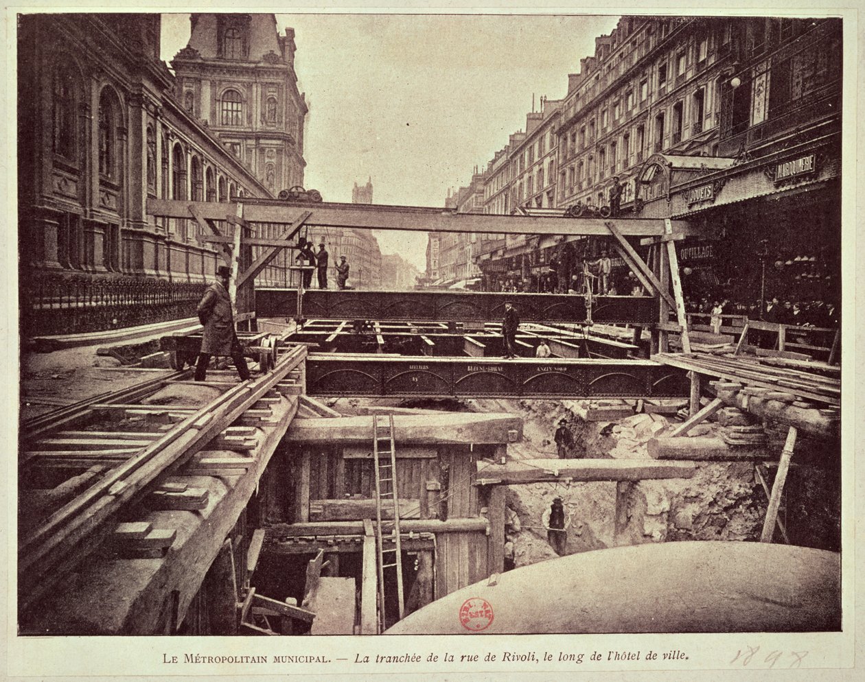 Metron rakentaminen rue de Rivolin varrelle, 1898. tekijältä French School