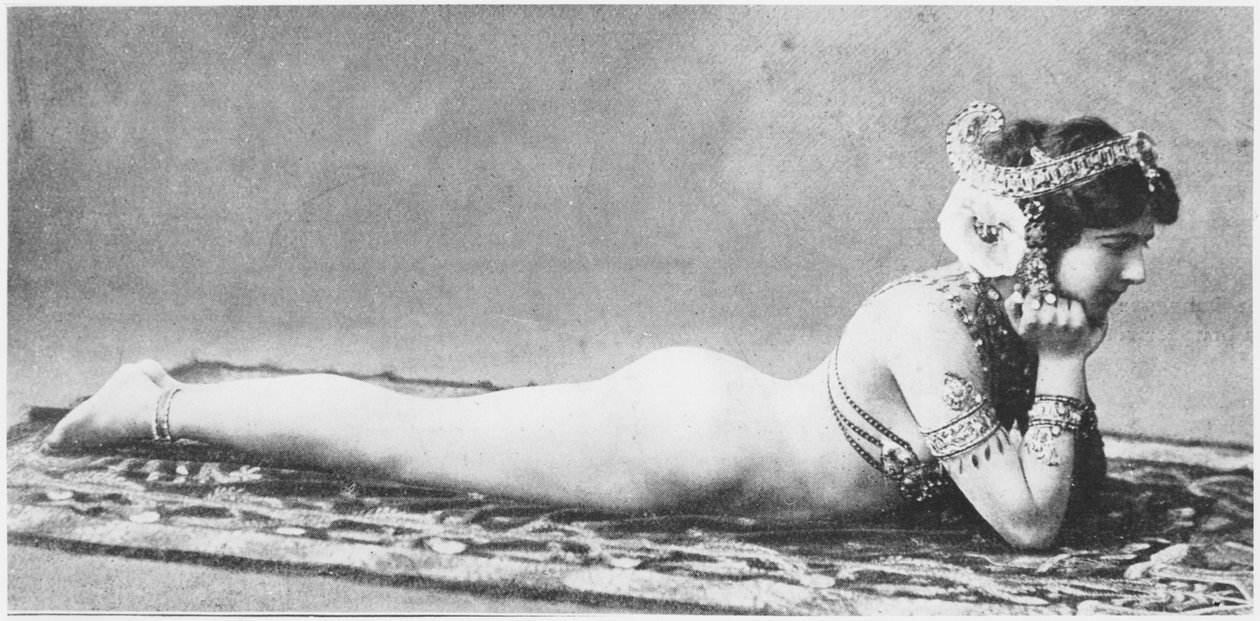 Mata Hari, n. 1905 tekijältä French Photographer