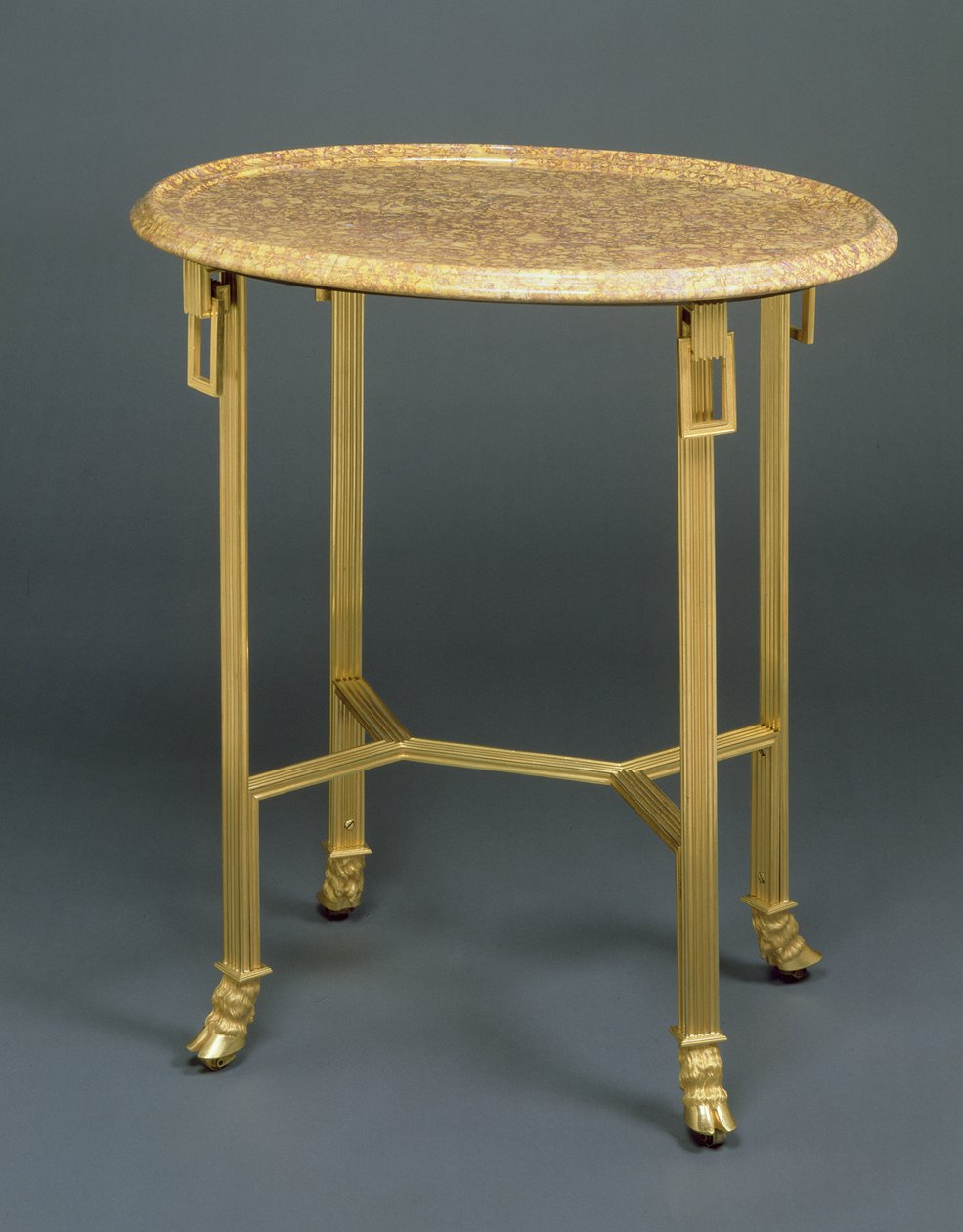 Hakemisto Gueridon, n. 1799 (ormolu ja marmori) tekijältä French School