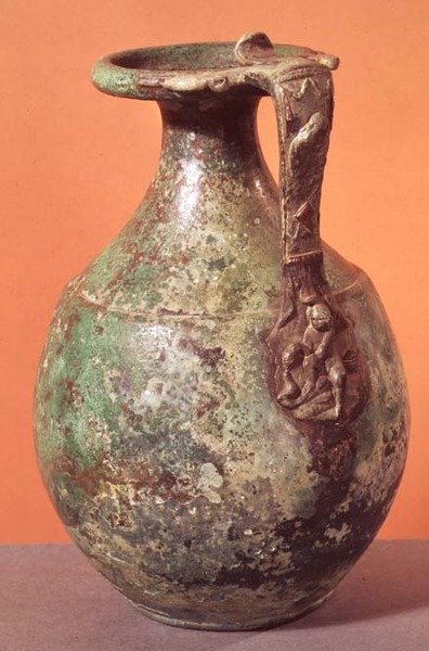 Oinochoe, Etreux