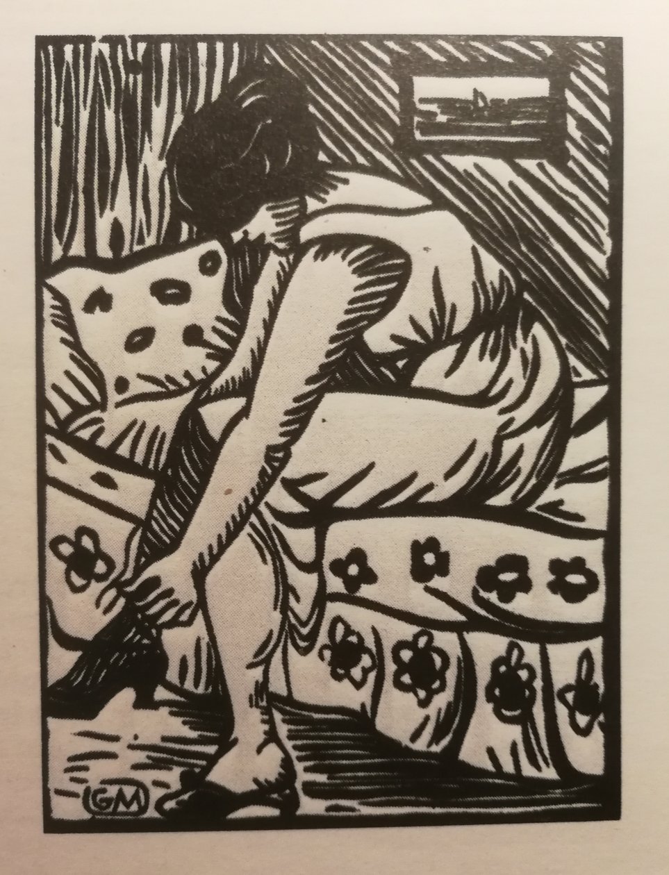 Femme tirant ses bas, puun kaiverrus, Galerie Barberysta (Pariisi) tekijältä Gaspard Maillol