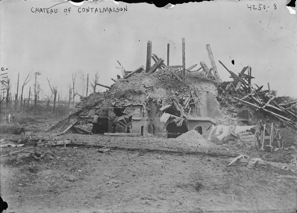 Contalmaisonin linnan rauniot Sommen taistelun jälkeen, 1916. tekijältä George Grantham Bain