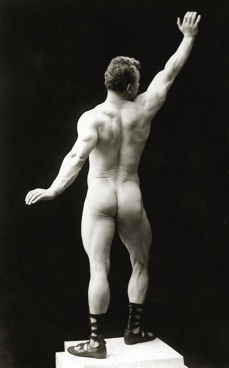 Eugen Sandow, klassisessa antiikin kreikkalais-roomalaisessa poseerauksessa, noin 1894. tekijältä George Steckel