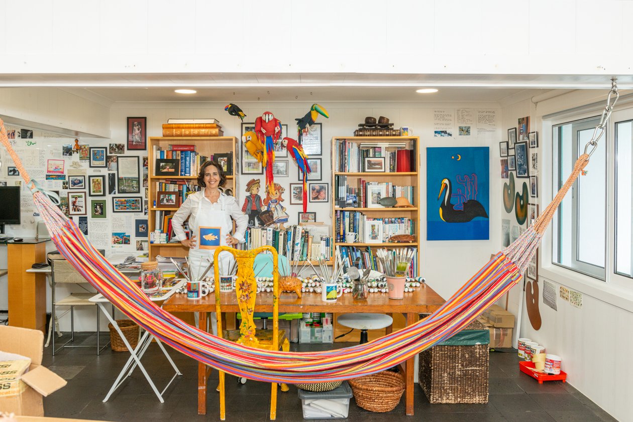Cristina Rodriguez studiossaan, 2022 tekijältä Bartolome Esteban and studio Murillo
