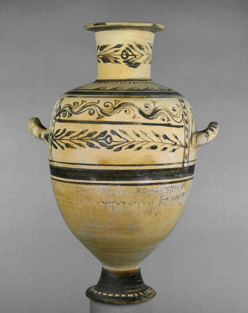 Hydria (poltettu savi) tekijältä Greek