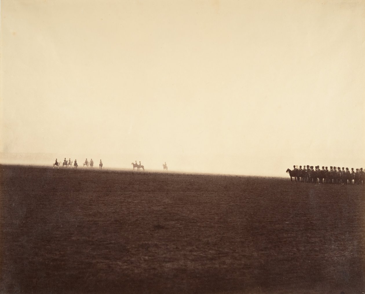 [Cavalry Maneuvers, Camp de Chalons], 1857. tekijältä Gustave Le Gray